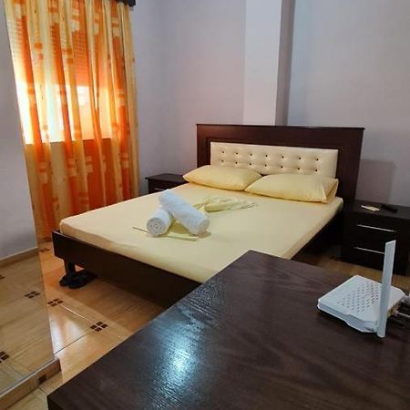 Hotel Brace Gjirokaster Bagian luar foto