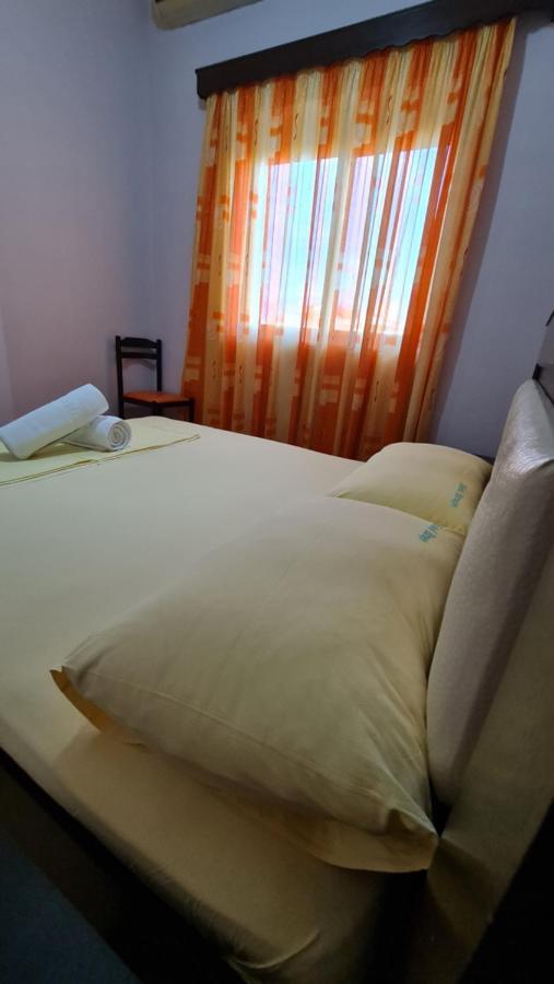 Hotel Brace Gjirokaster Bagian luar foto