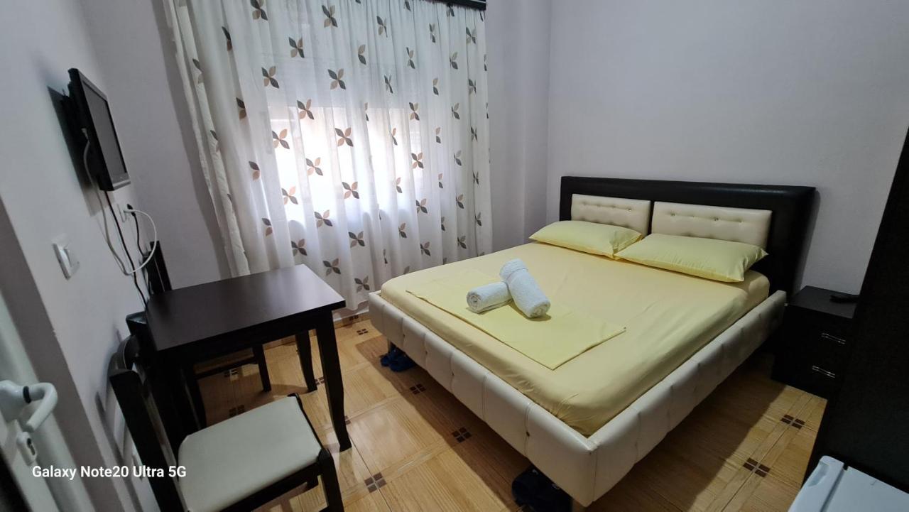 Hotel Brace Gjirokaster Bagian luar foto