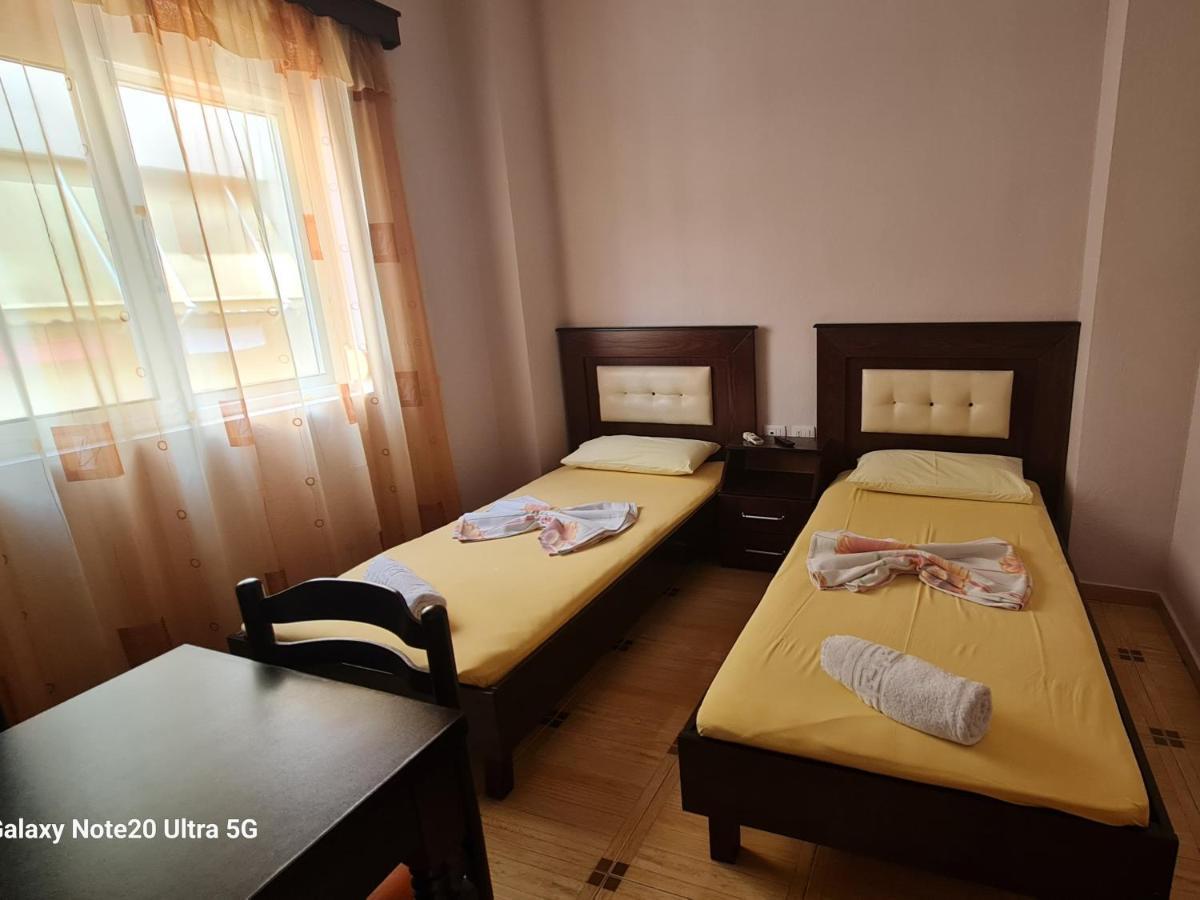 Hotel Brace Gjirokaster Bagian luar foto