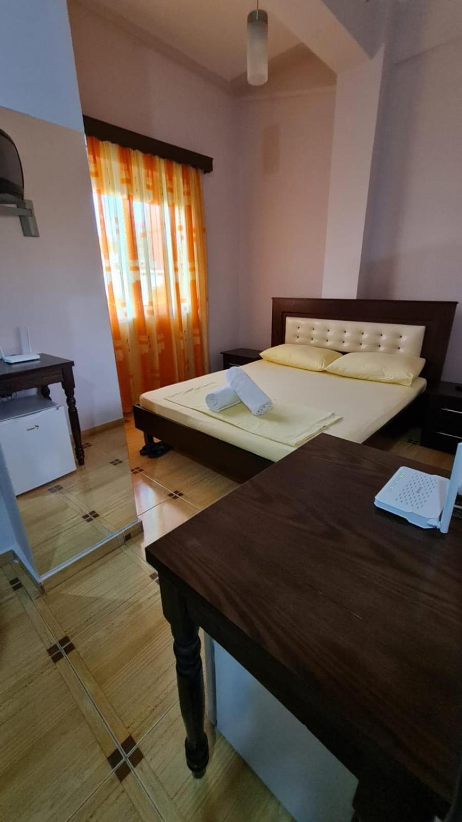 Hotel Brace Gjirokaster Bagian luar foto