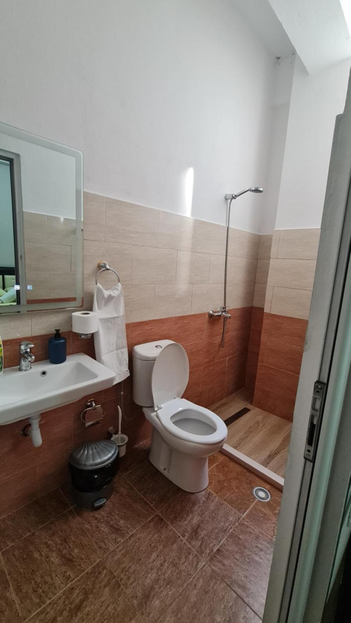 Hotel Brace Gjirokaster Bagian luar foto