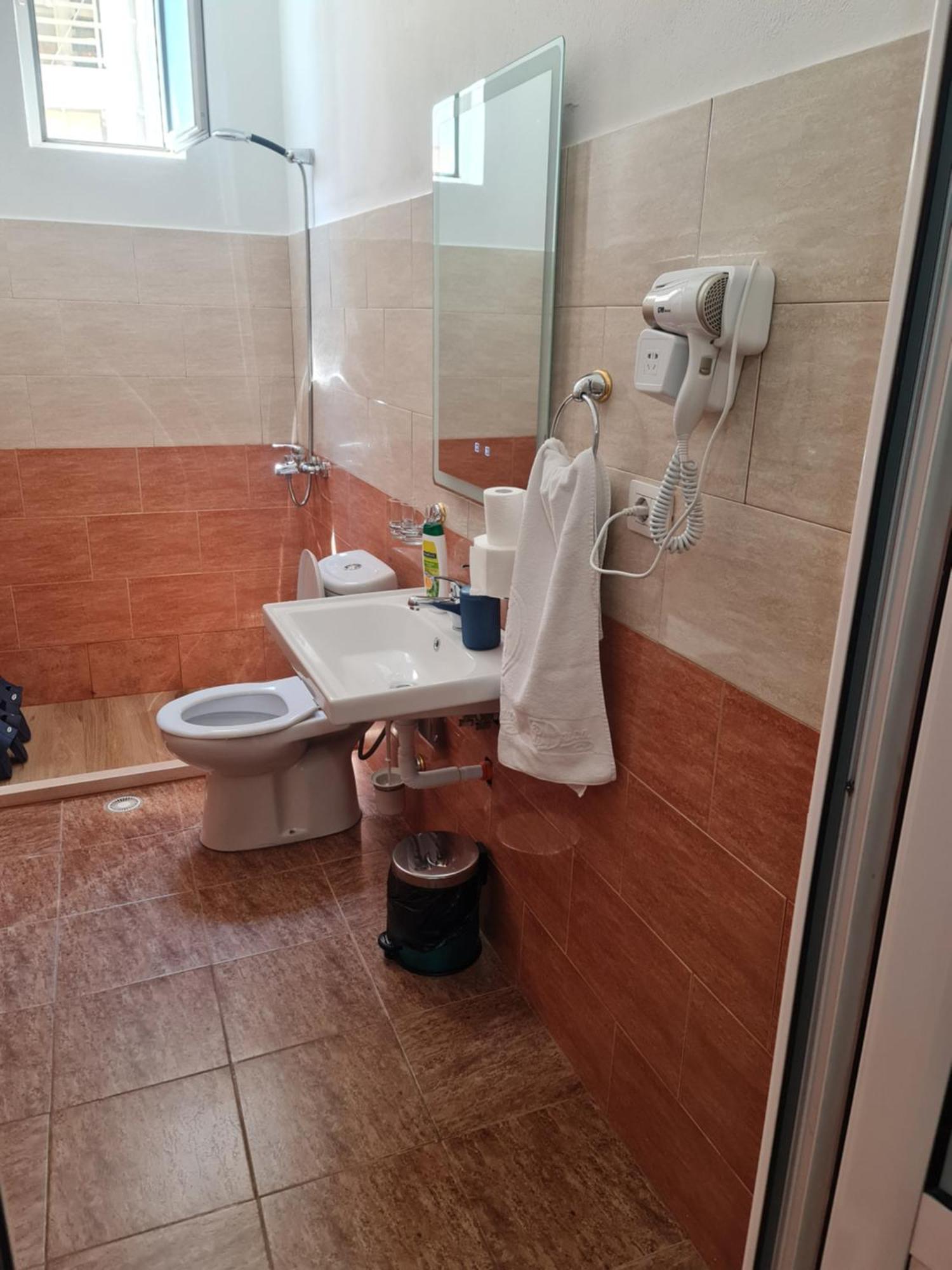 Hotel Brace Gjirokaster Bagian luar foto