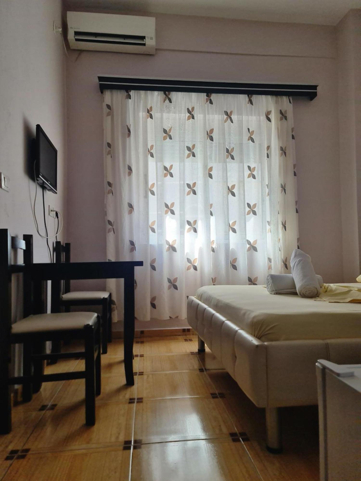 Hotel Brace Gjirokaster Bagian luar foto