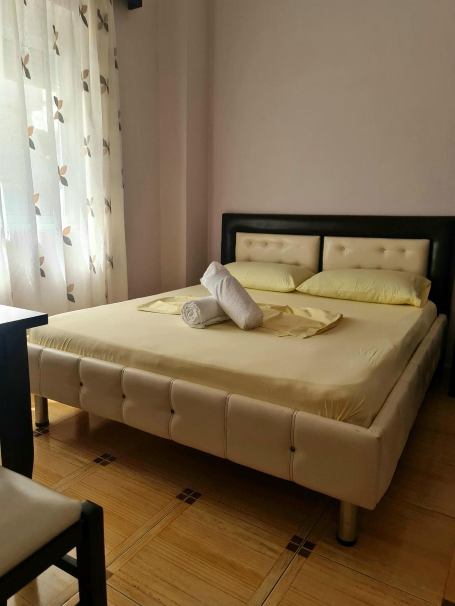Hotel Brace Gjirokaster Bagian luar foto